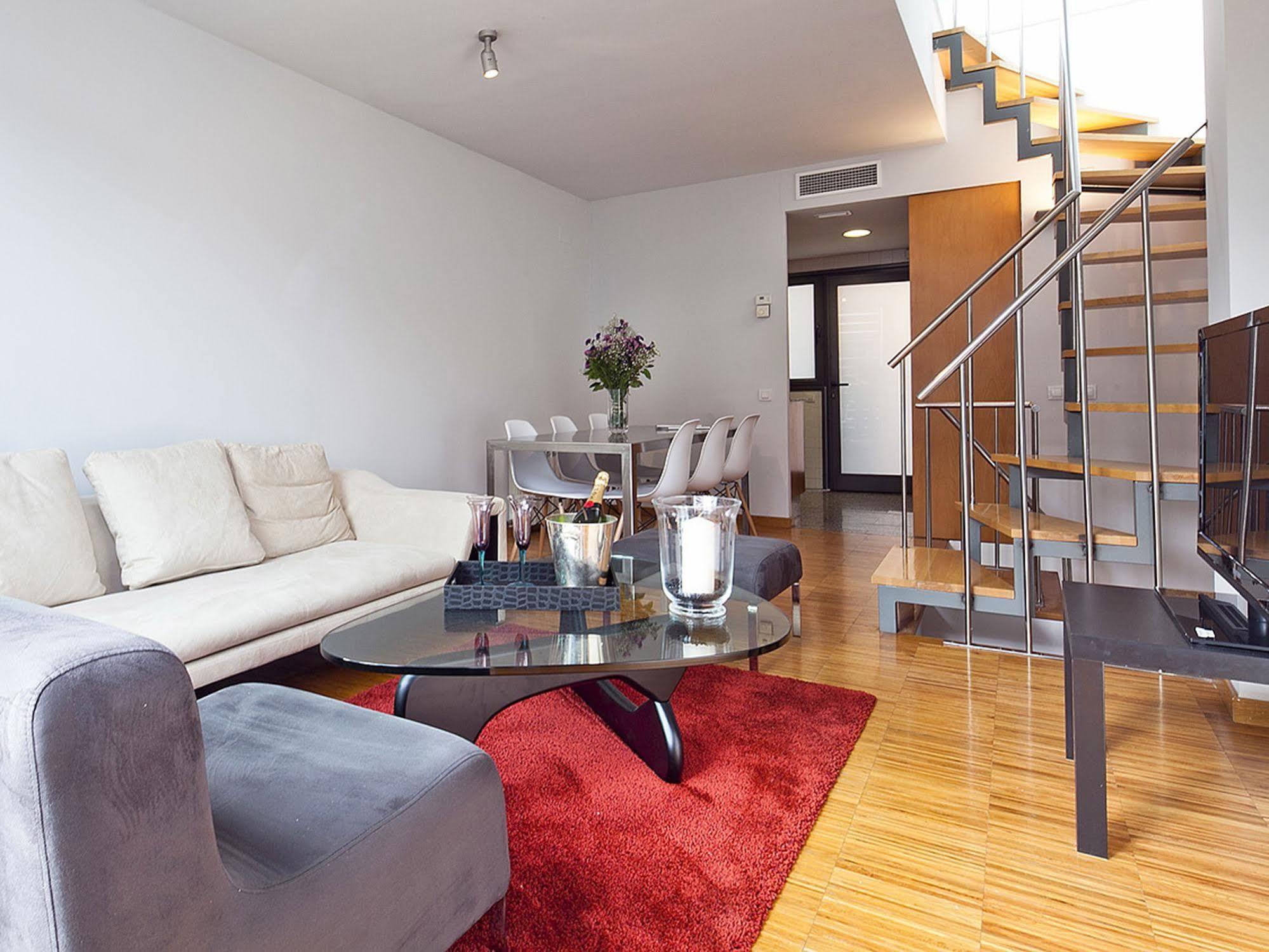 My Space Barcelona Park Gueell Apartments Exterior photo